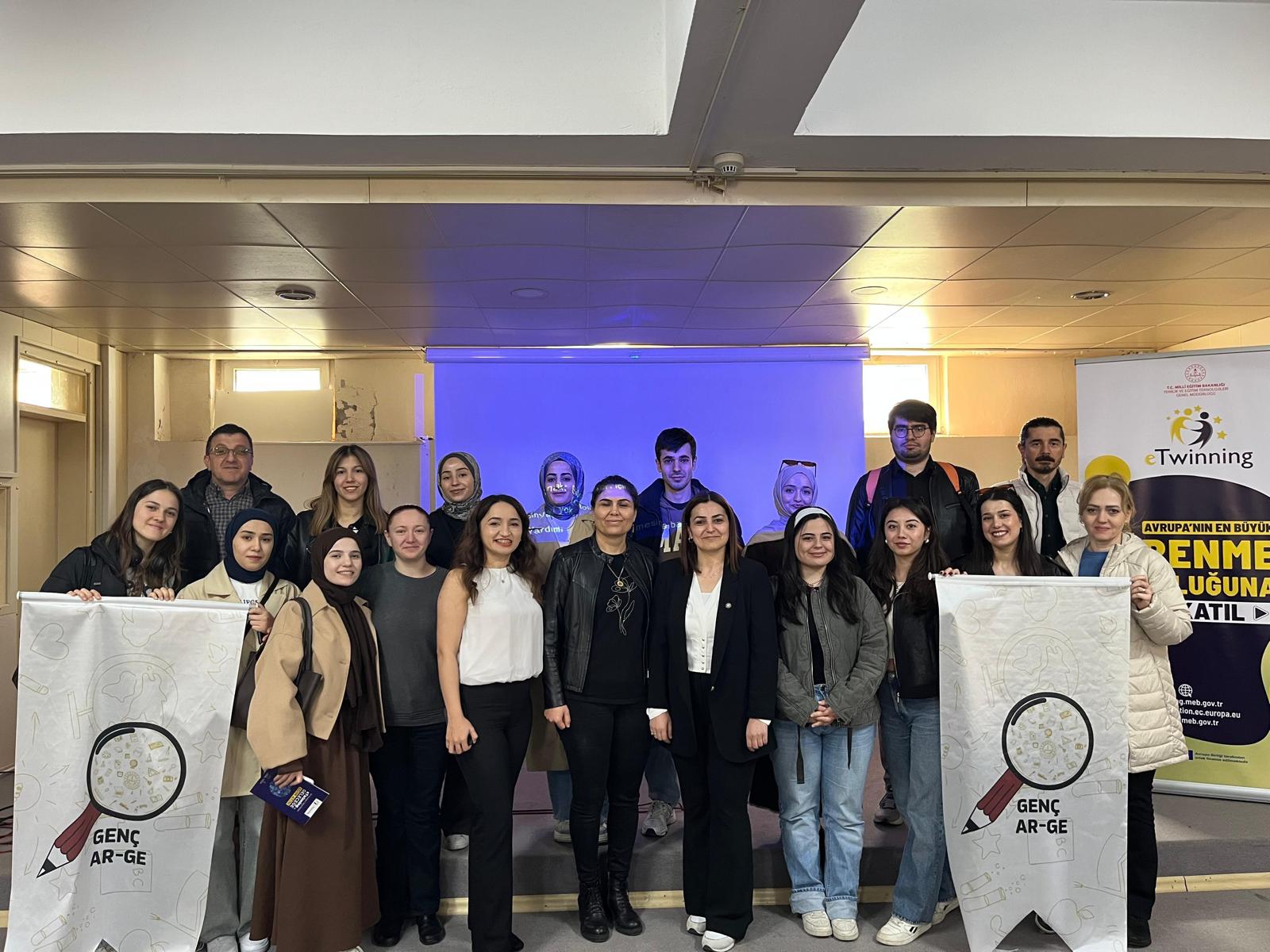 GELECEĞİN ÖĞRETMENLERİ E-TWINNING İLE BULUŞTU
