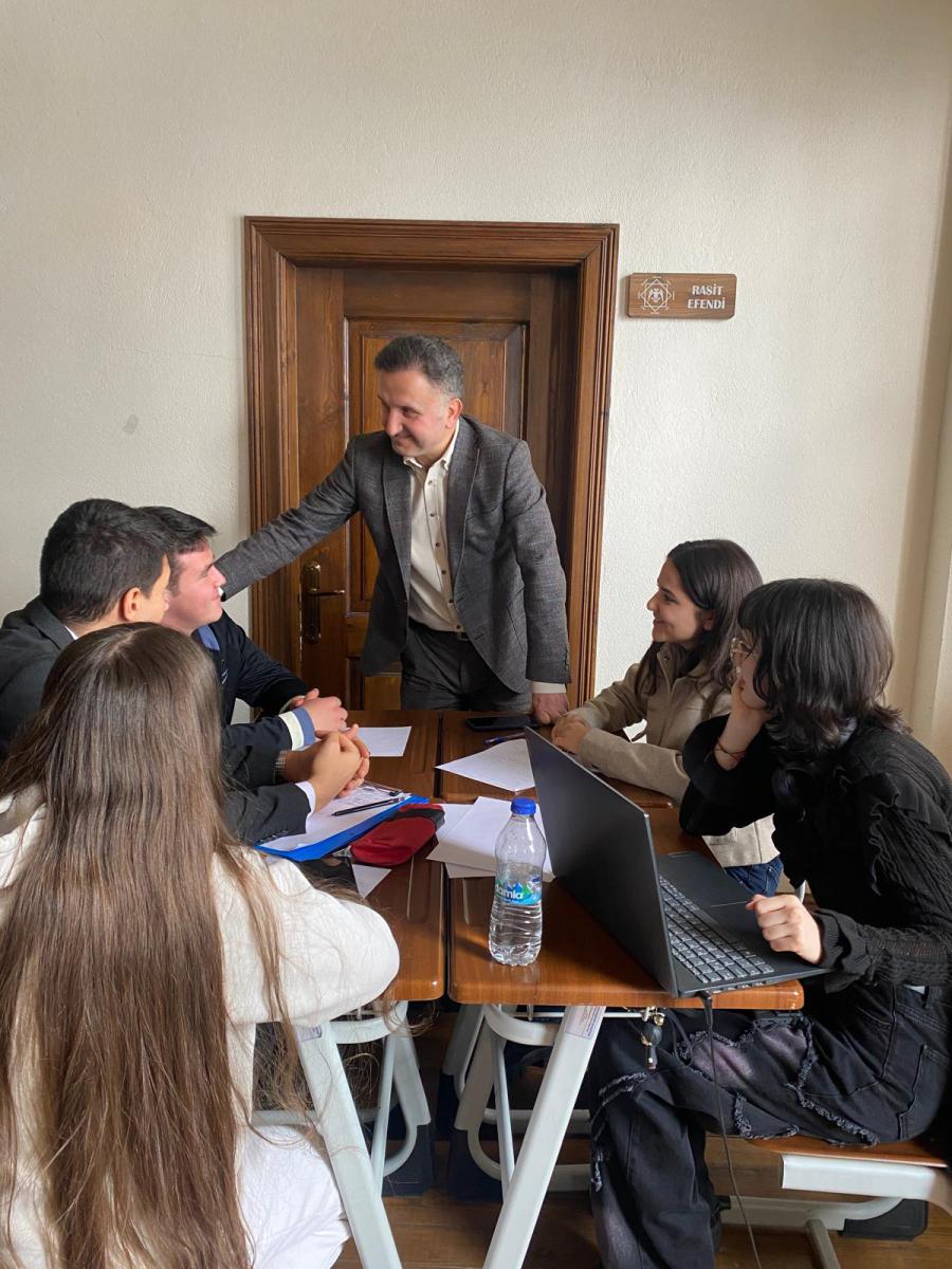 GENÇ ARGE DÜŞÜNÜYORUM ATÖLYESİ