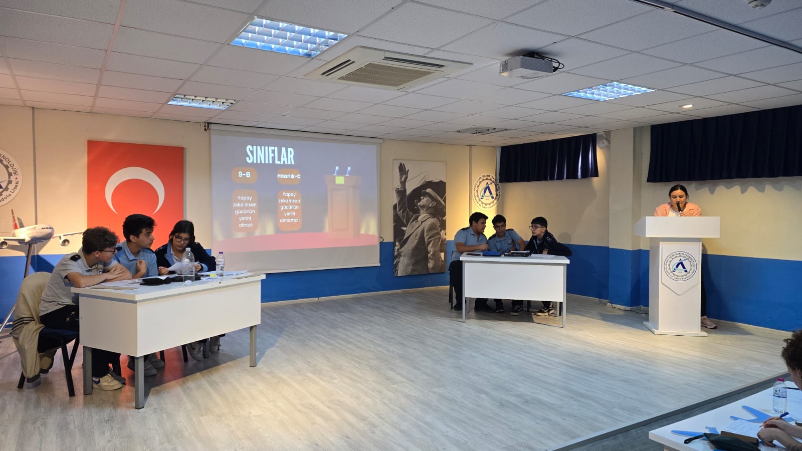 MÜNAZARA (Yapay zeka insan gücünün yerini almalı mı almamalı mı?)