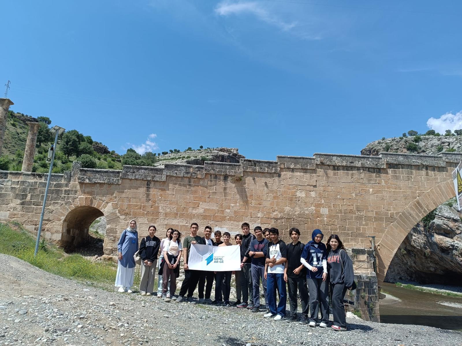 Genç AR-GE ile Kültürel Yolculuk: Cendere Köprüsü ve Nemrut Dağı Gezisi