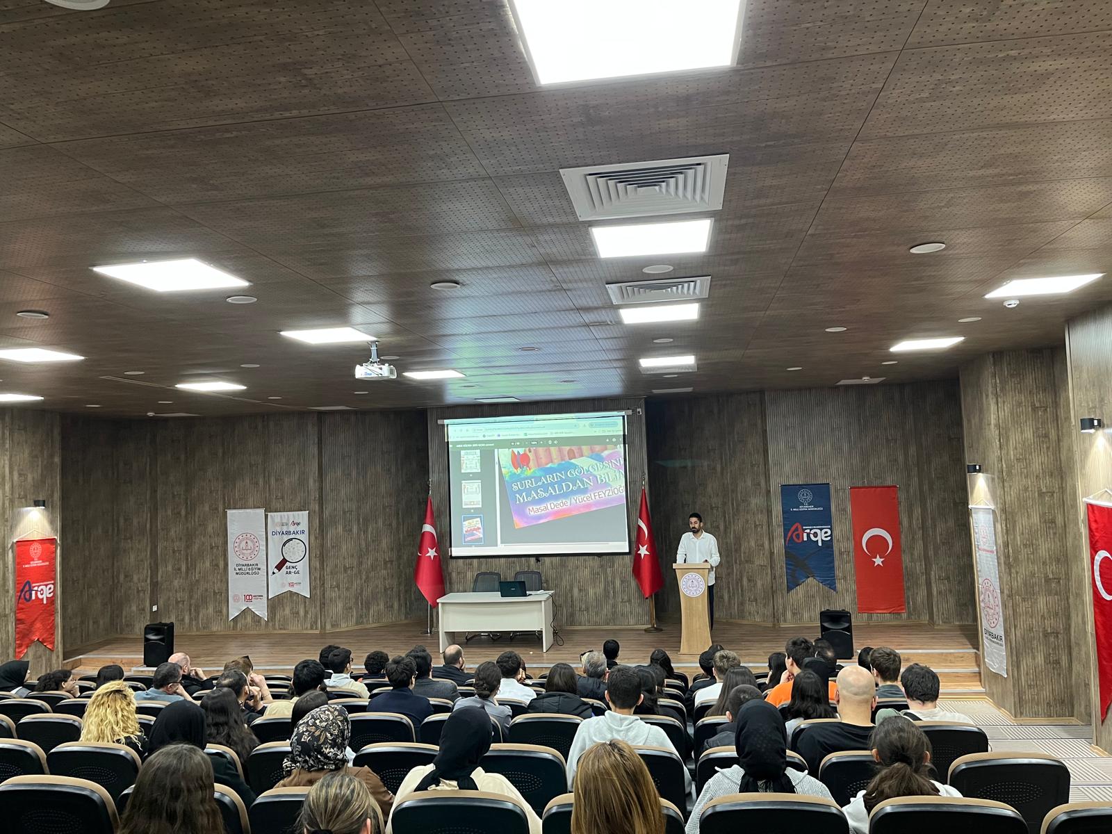 Diyarbakır İl Milli Eğitim Müdürlüğü Ar-Ge Çalışmalarının Genç Ar-Ge’ye tanıtılması