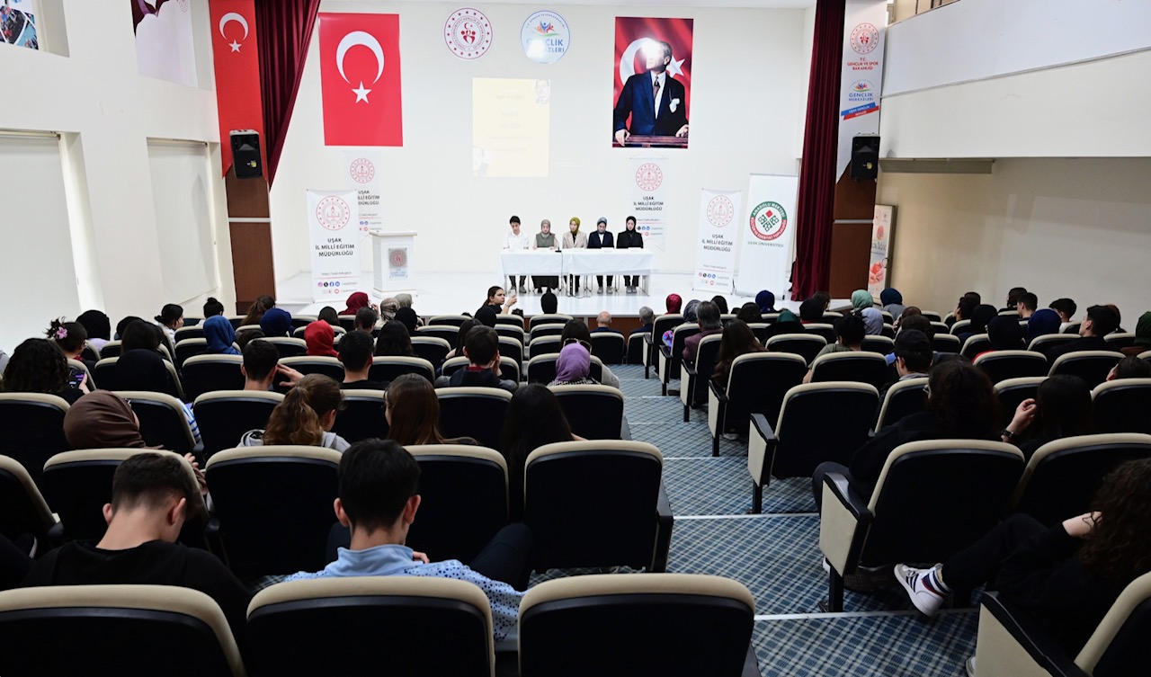 Uşak Anadolu Mektebi Öğrencileri Mehmet Akif İnan'ı Anlatıyor