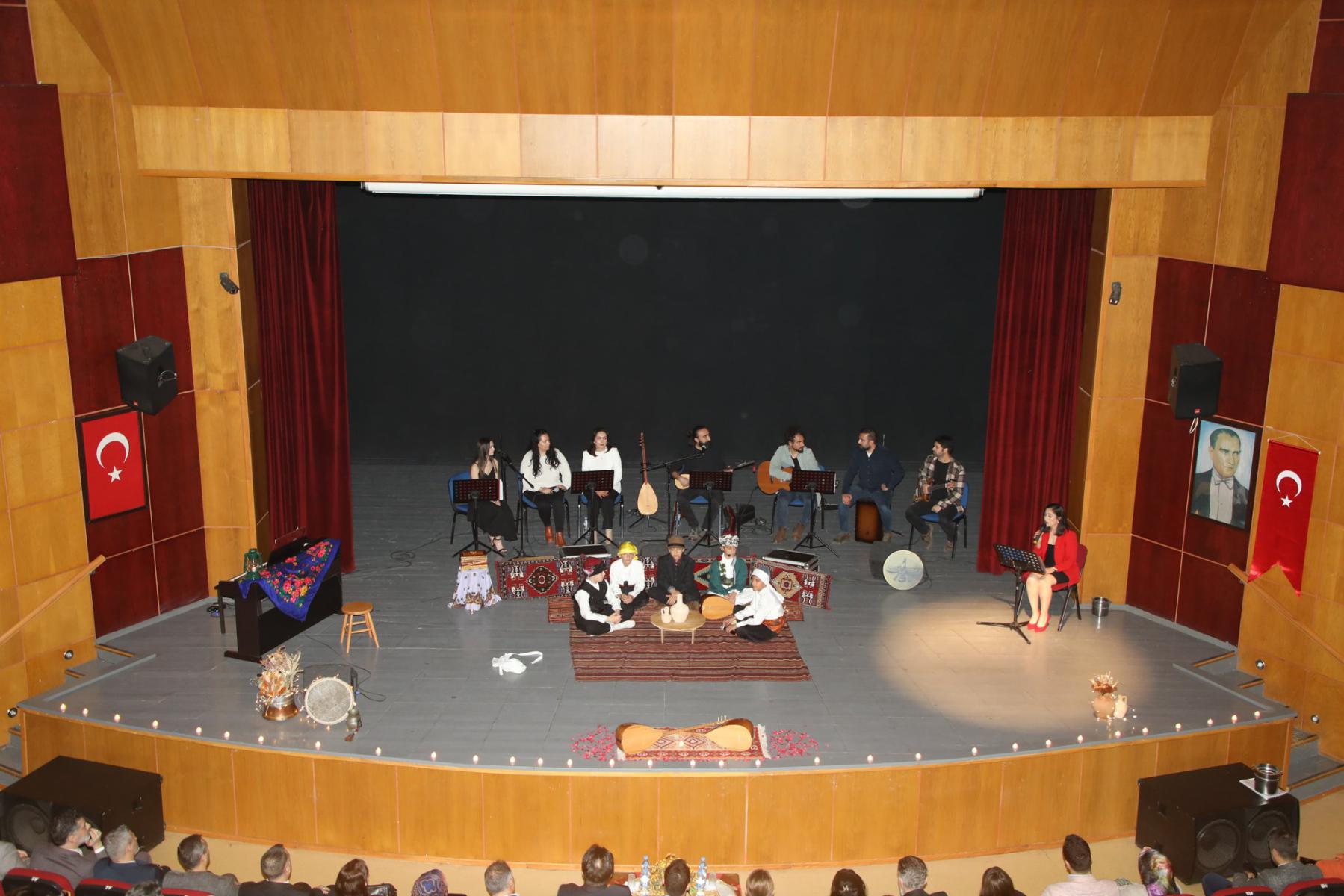 Aşık Edebiyatı, Şiir ve Türkü Gecesi