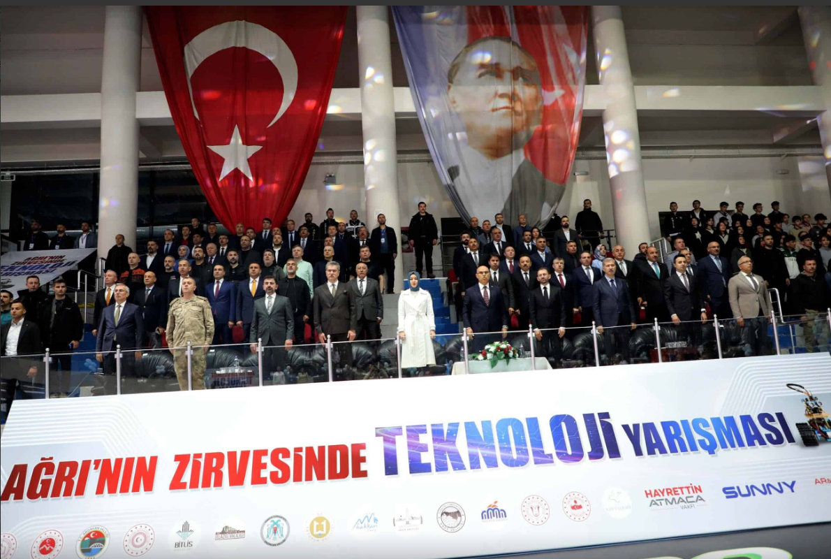 Ağrı'nın Zirvesinde Teknoloji Yarışması