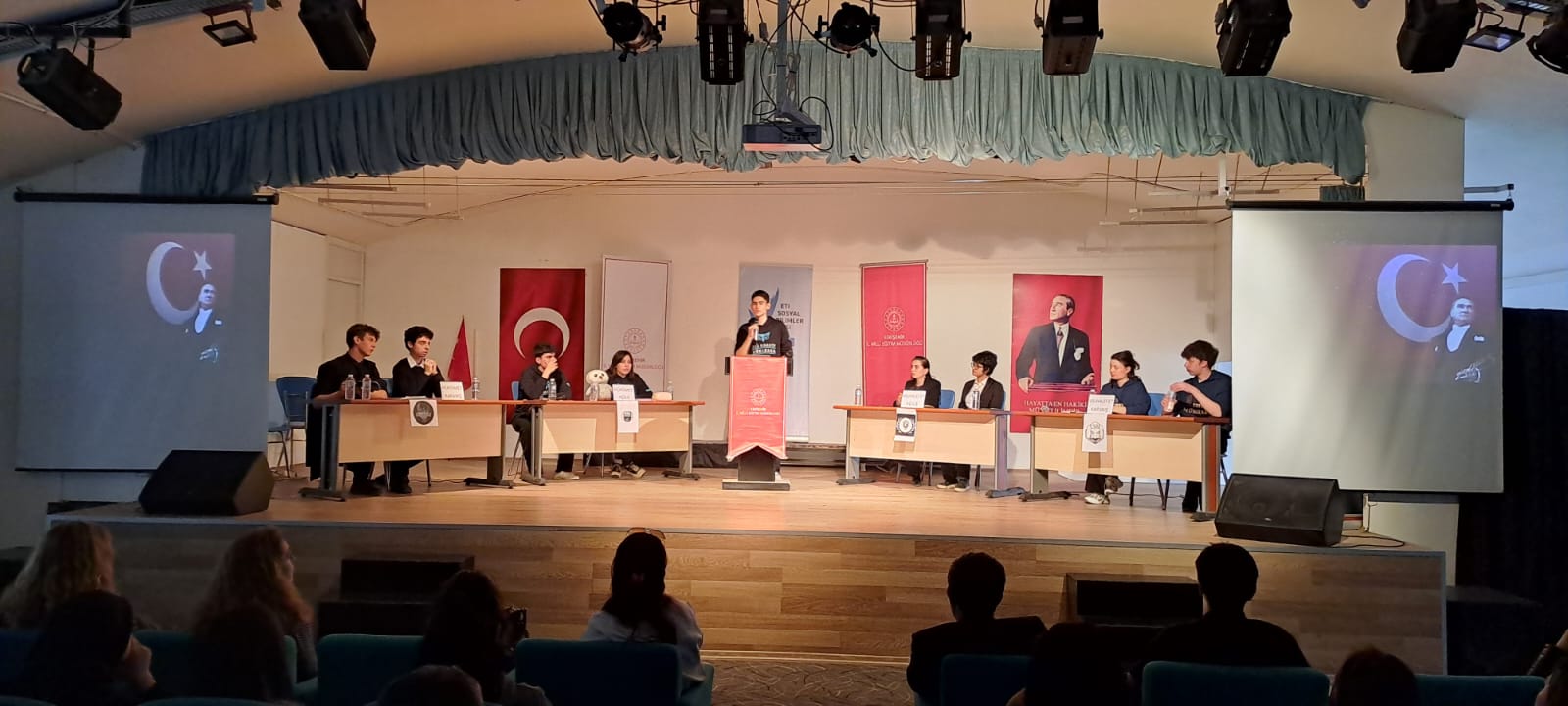 Genç Ar-Ge'den Liseler Arası Münazara Turnuvası İçin Simülasyon Gösterisi