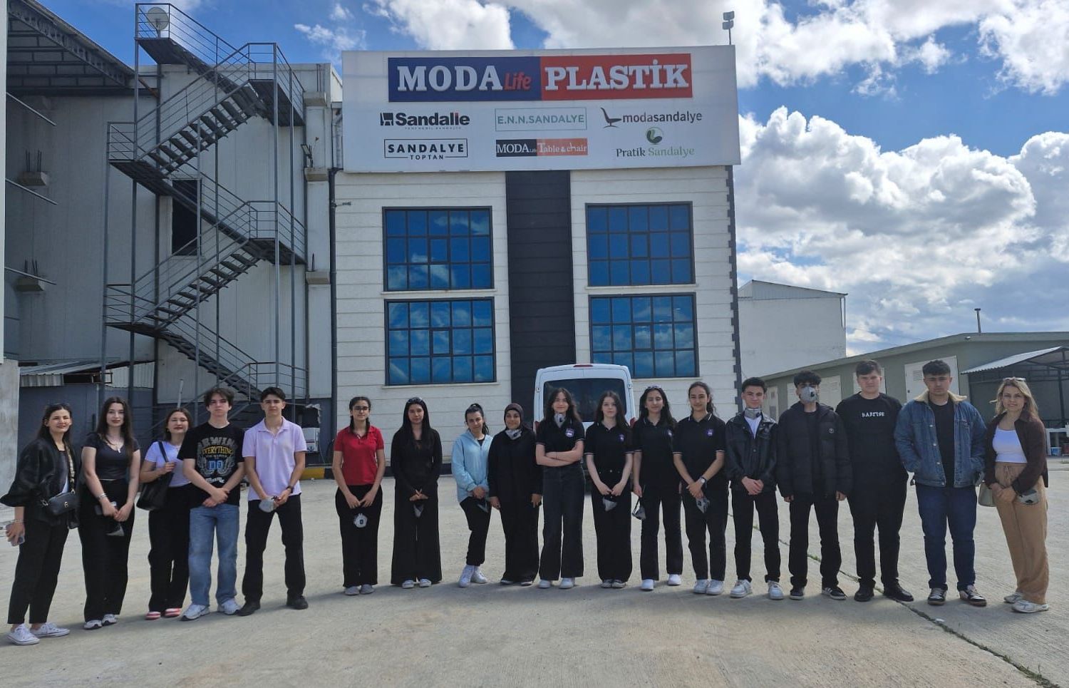 Fikirden Fabrikaya: Gençlerle AR-GE Yolculuğu Projesi Fabrika Ziyareti