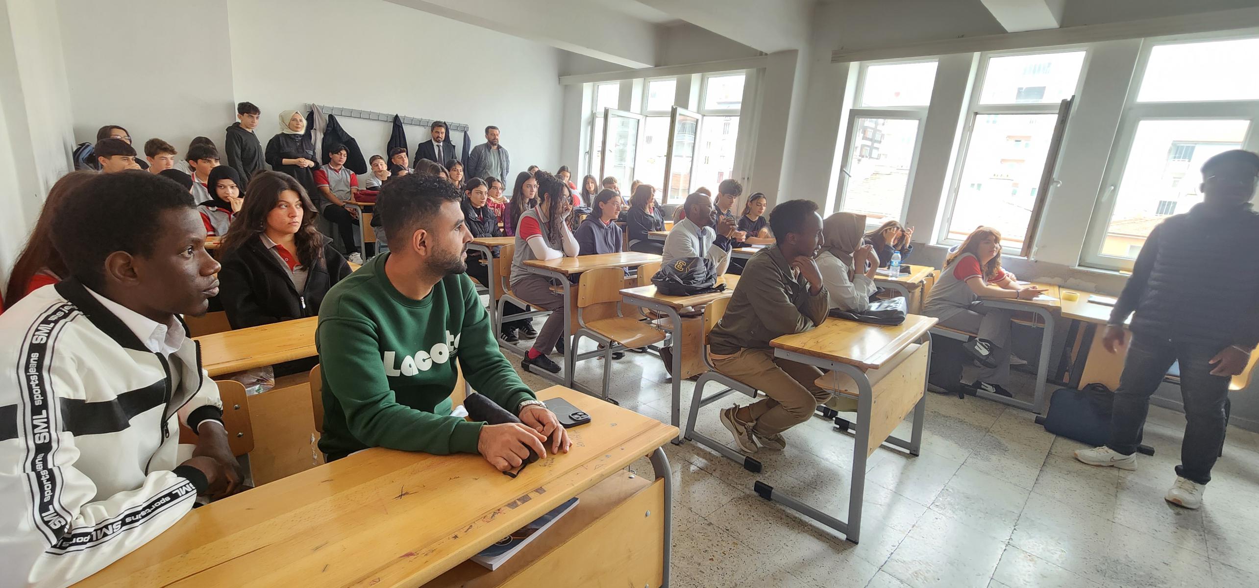 Yabancı Uyruklu Öğrenciler ile İngilizce Pratiği