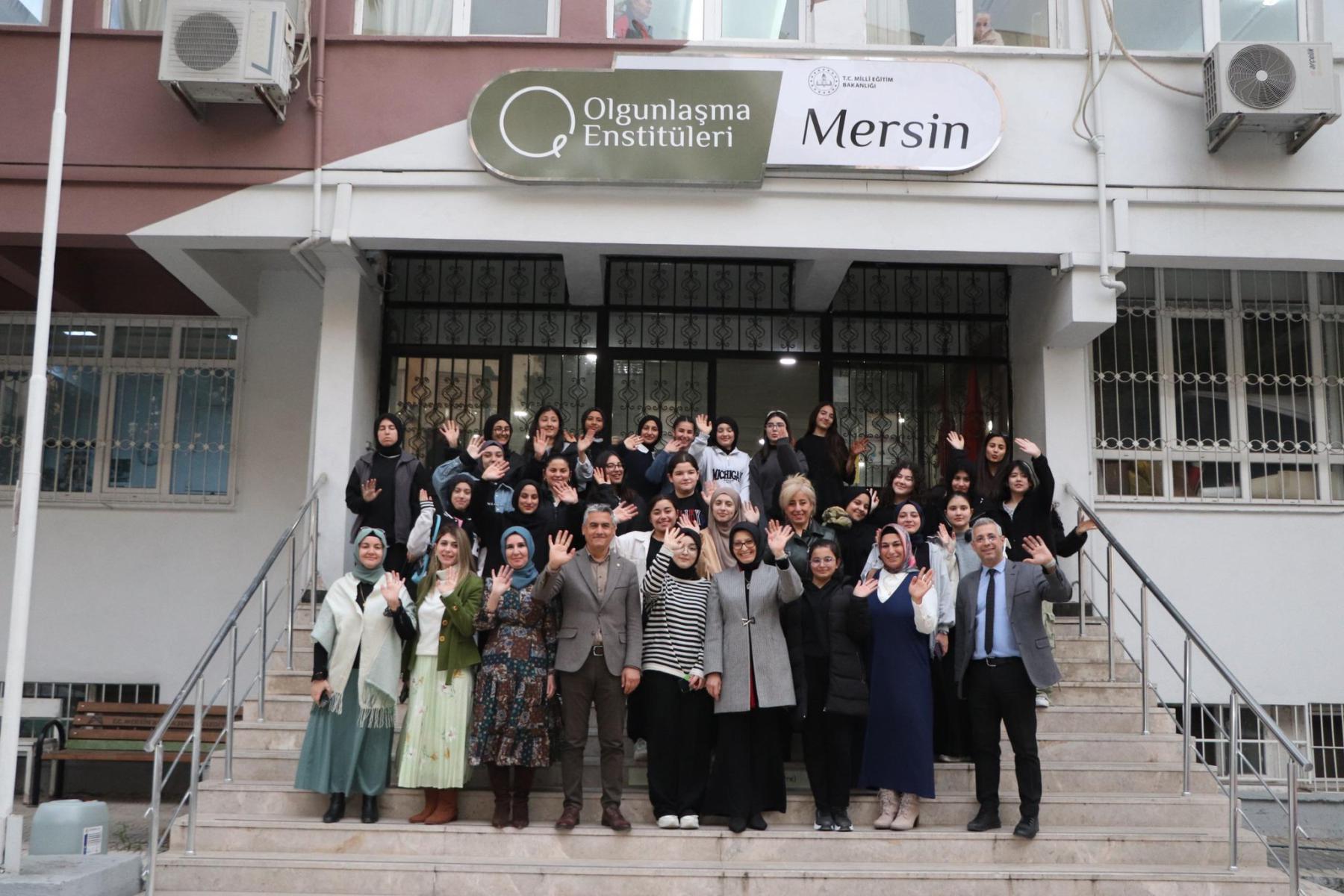 Genç Ar-Ge-Kadın Eli Değmiş Belli-Günlük yaşam becerileri kazandırma etkinliği