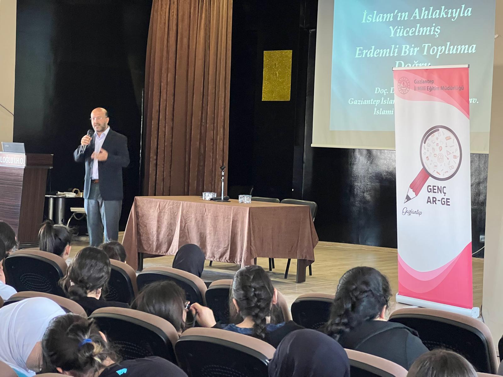 Fadıloğlu İmam Hatip Lisesi Öğrencilerimizle Bilim Dolu Bir Söyleşi Gerçekleştirildi!