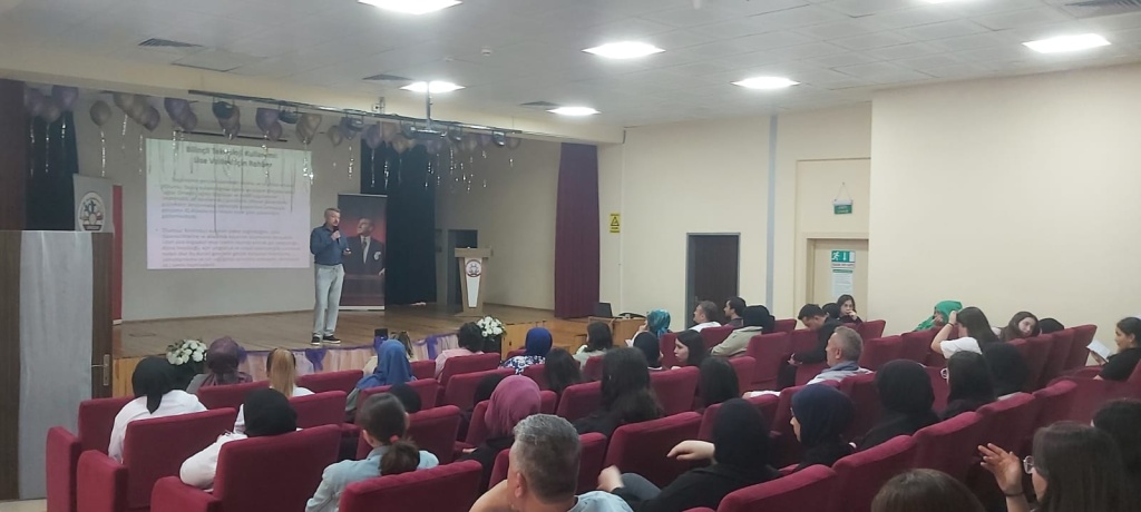 Giresun’da Genç Ar-Ge Faaliyetleri Kapsamında   “Bilinçli Teknoloji Kullanımı” Semineri Verildi