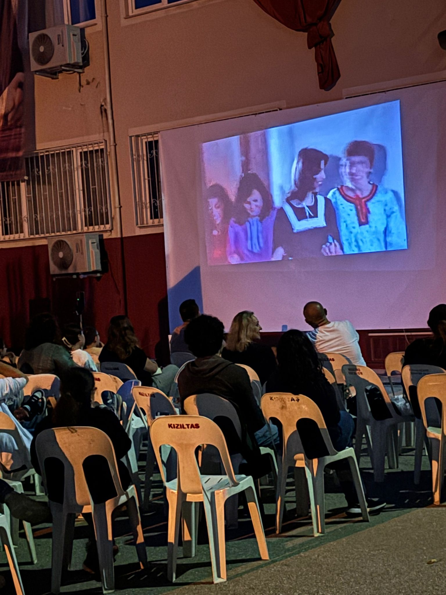 Hasan Çolak Anadolu Lisesi'nden Nostaljik Açık Hava Sineması Keyfi
