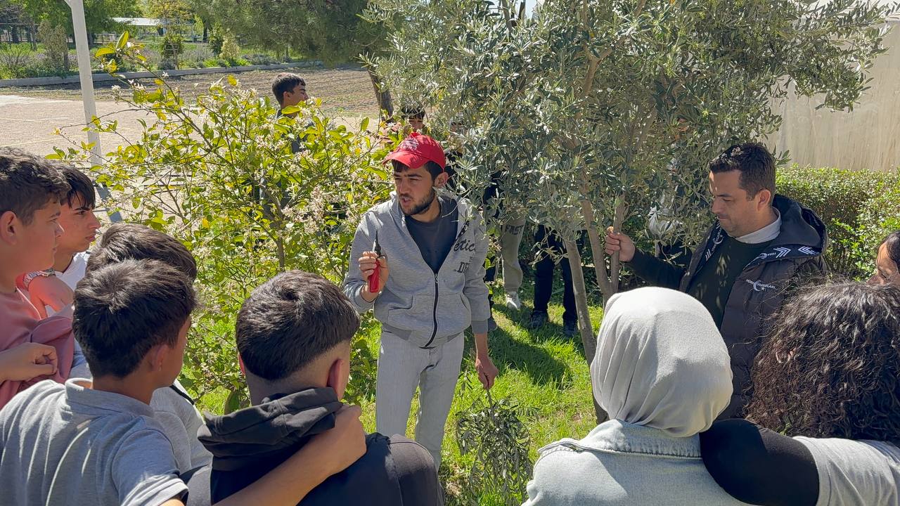 Aysel Akın Klaus Wagner MTAL'den Mezun Desteğiyle Uygulamalı Budama Eğitimi