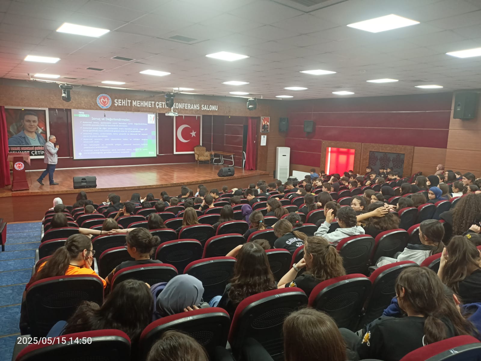 Uşak Şehit Mehmet Çetin İmam Hatip Ortaokulunda Jeotermal Enerji Teknolojileri Konulu TÜBİTAK Bilim Söyleşisi