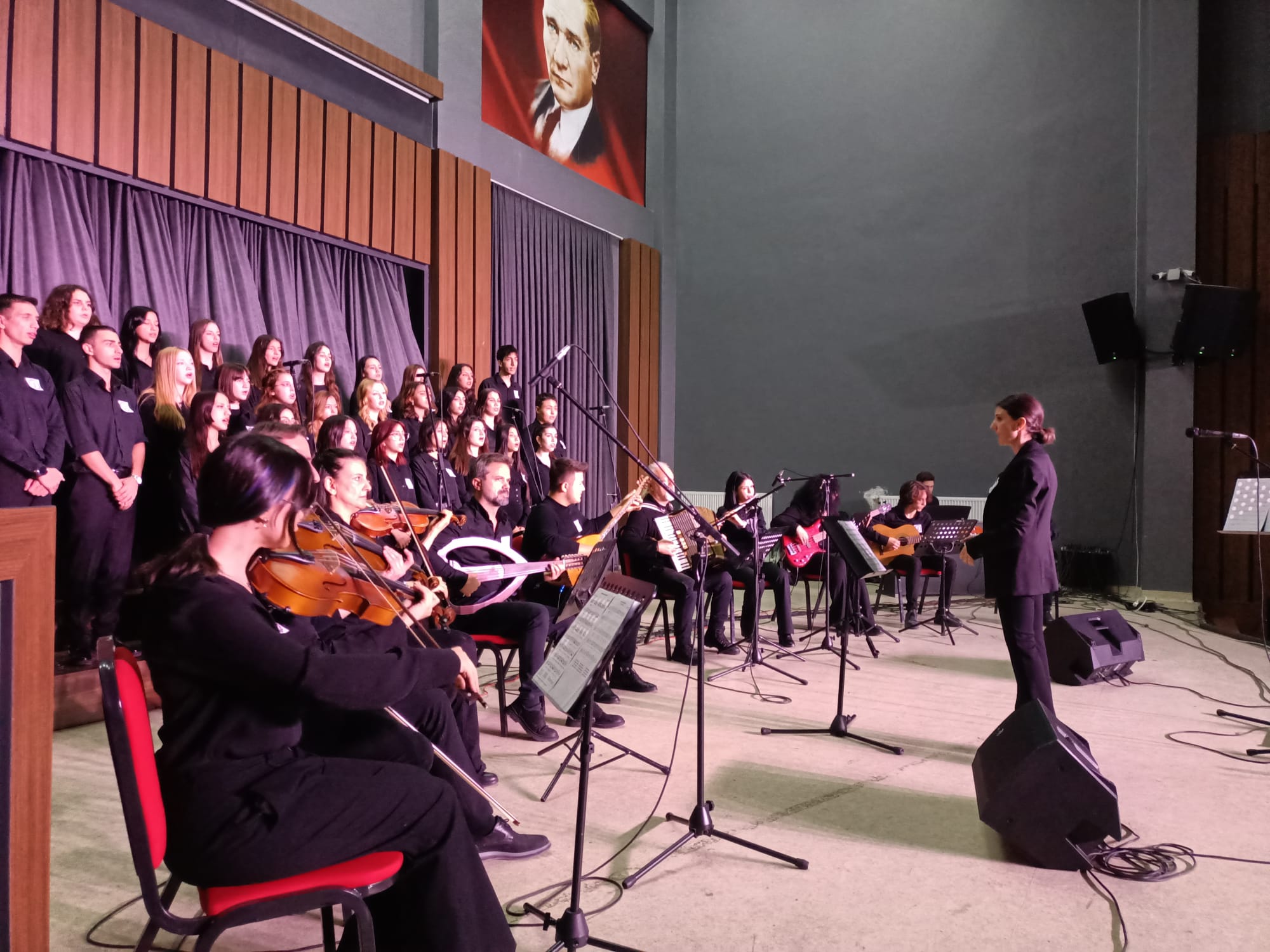 TÜRK SANAT MÜZİĞİ DİNLETİSİ (ATATÜRK'ÜN SEVDİĞİ ŞARKILAR)