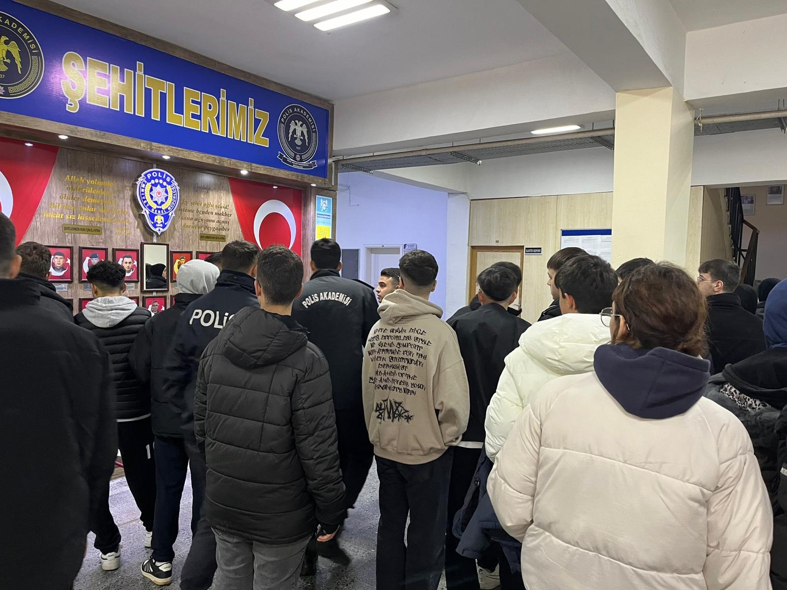 POLİS OKULU GEZİSİ