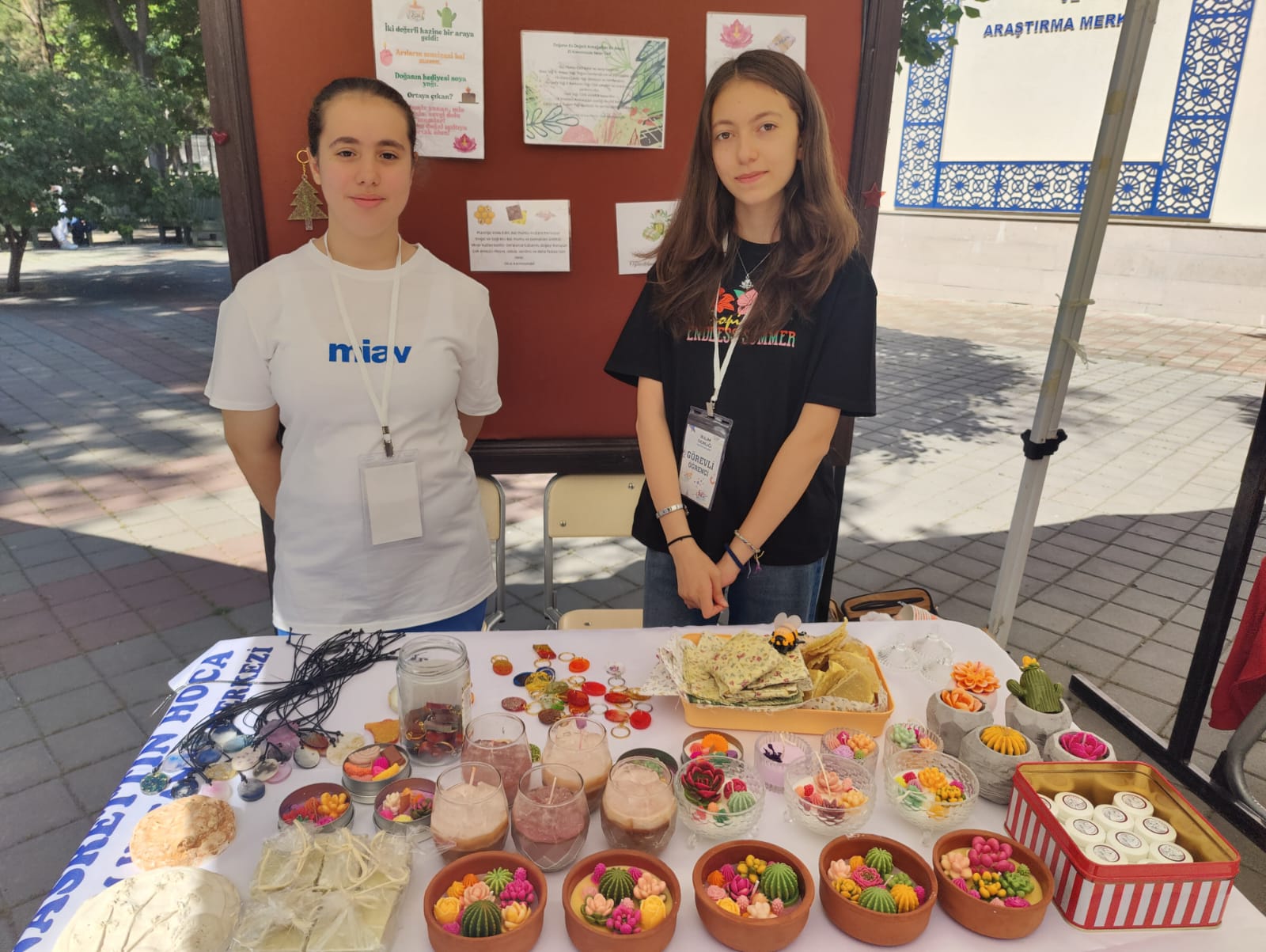 Nasrettin Hoca Bilim ve Sanat Merkezi Öğrencilerinin Yenimahalle İlçe Milli Eğitim Müdürlüğü Bilim Şenliği'ne Bilim ve Sanat Dolu Katkısı