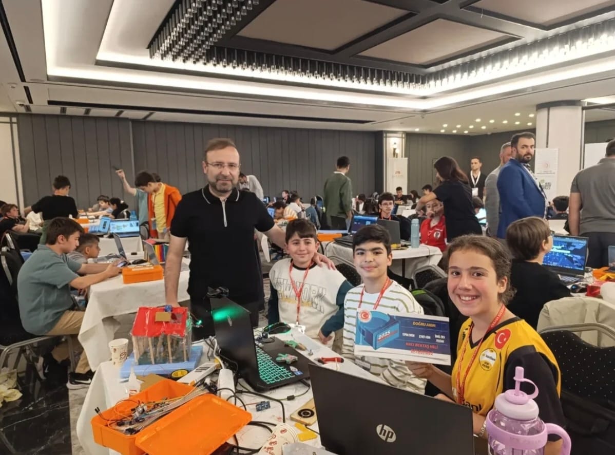 ANKARA GENÇ ARGE PROJESİ FAALİYETLERİ: ANKARA KALKINMA AJANSI DESTEĞİYLE TECHANKARA MAKER PROGRAMI MAKEATHLON GERÇEKLEŞTİRİLDİ