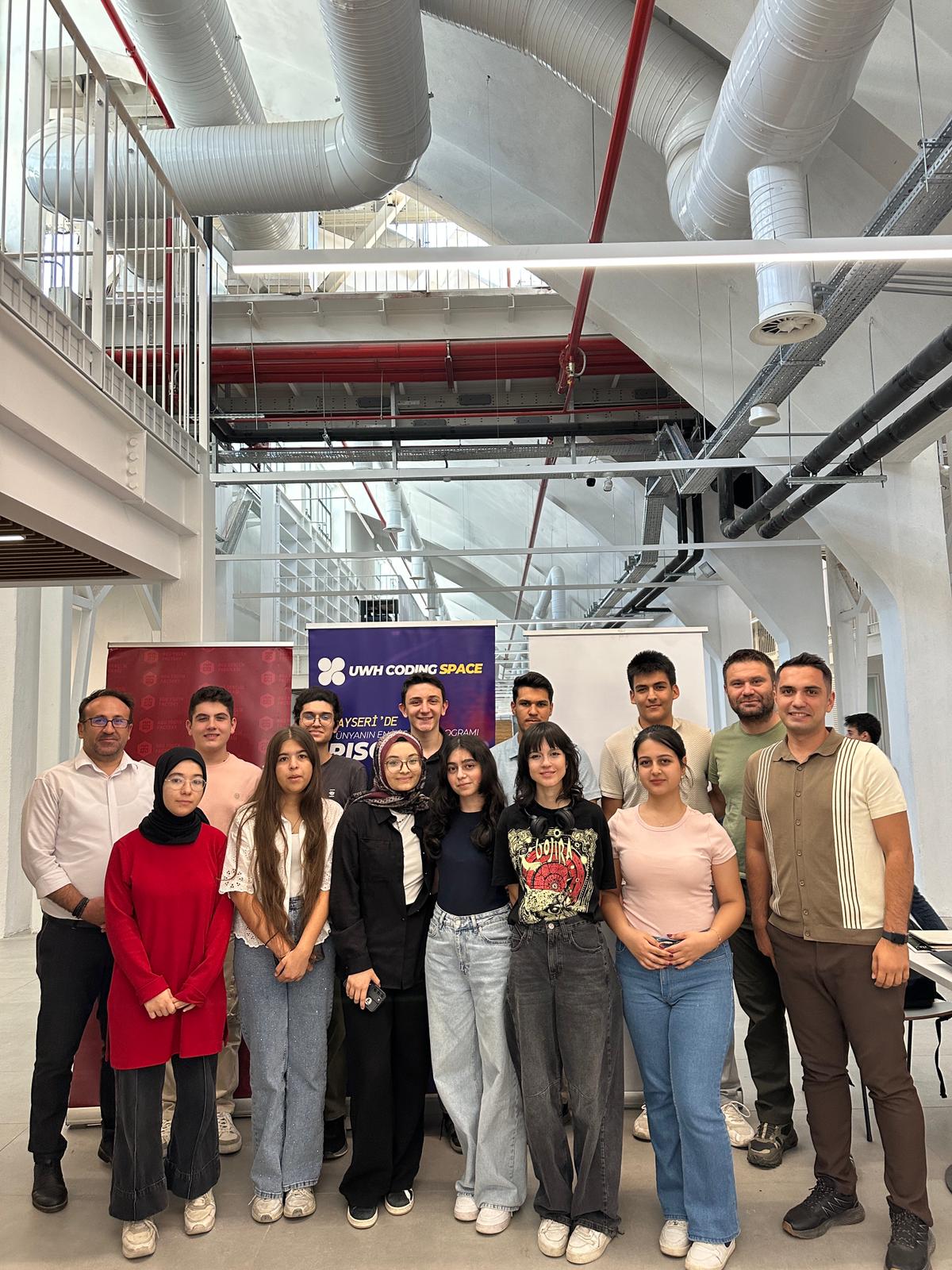 ULUSLARARASI GENÇLİK GÜNÜ YAPAY ZEKA HACKATHONU