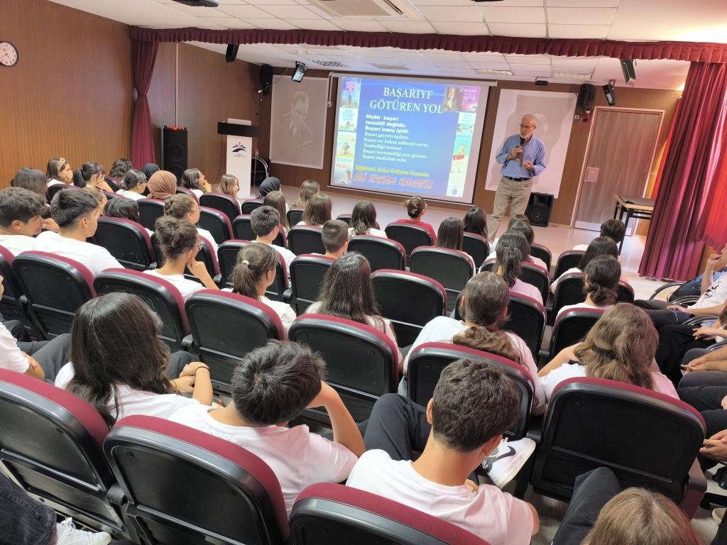 Okur-Yazar Buluşmaları – Anamur Anadolu Lisesi'nde Ali Erkan Kavaklı Söyleşisi.