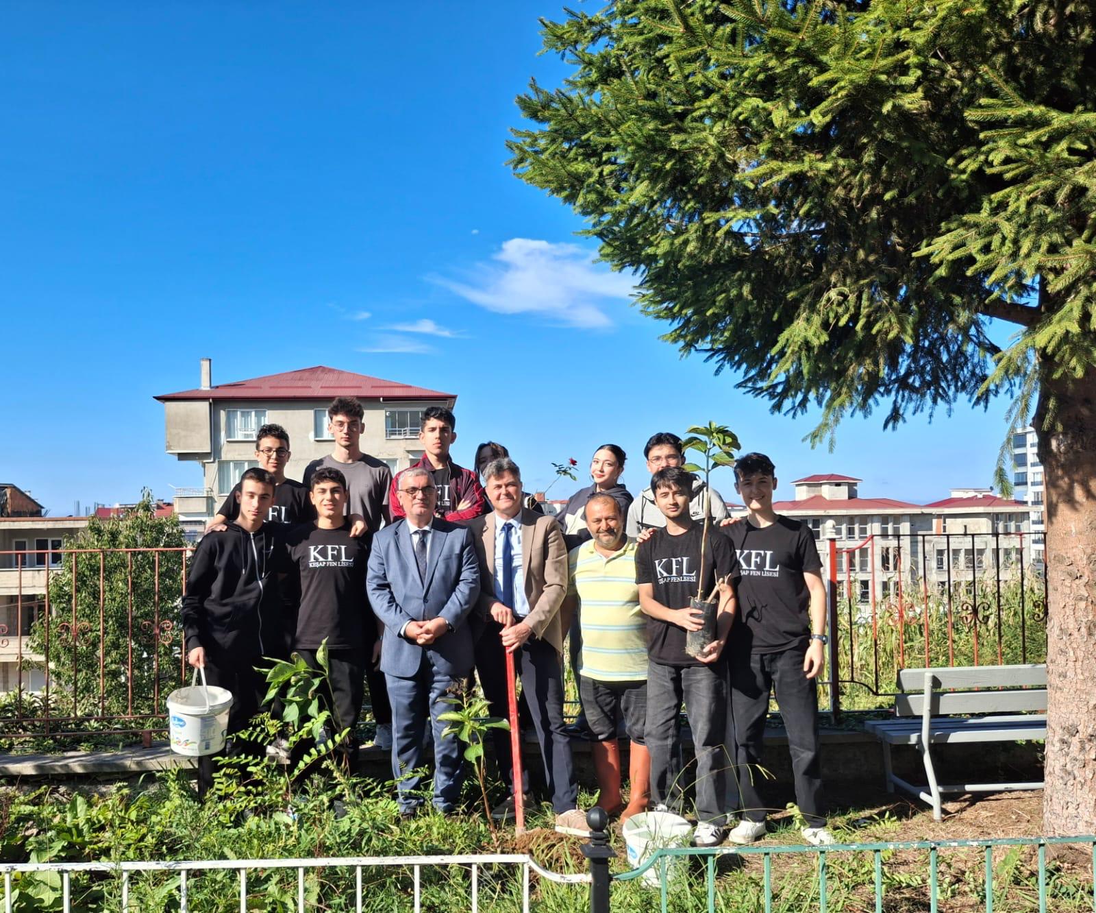 Keşap Fen Lisesi Genç Ar-Ge Ekibi, “Yeşil Vatan” İçin Fidan Dikti