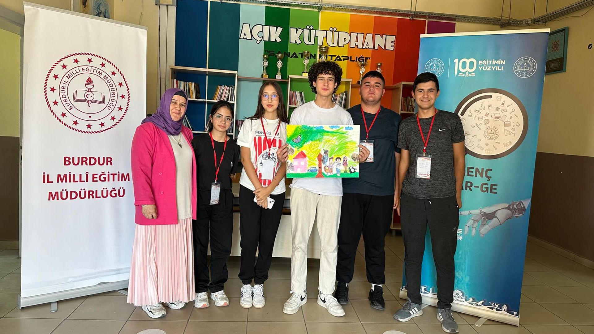 Aile Temalı Resim Atölyesi ile  Bilim ve Gelecek Temalı Kolaj Atölyesi gerçekleştirildi.