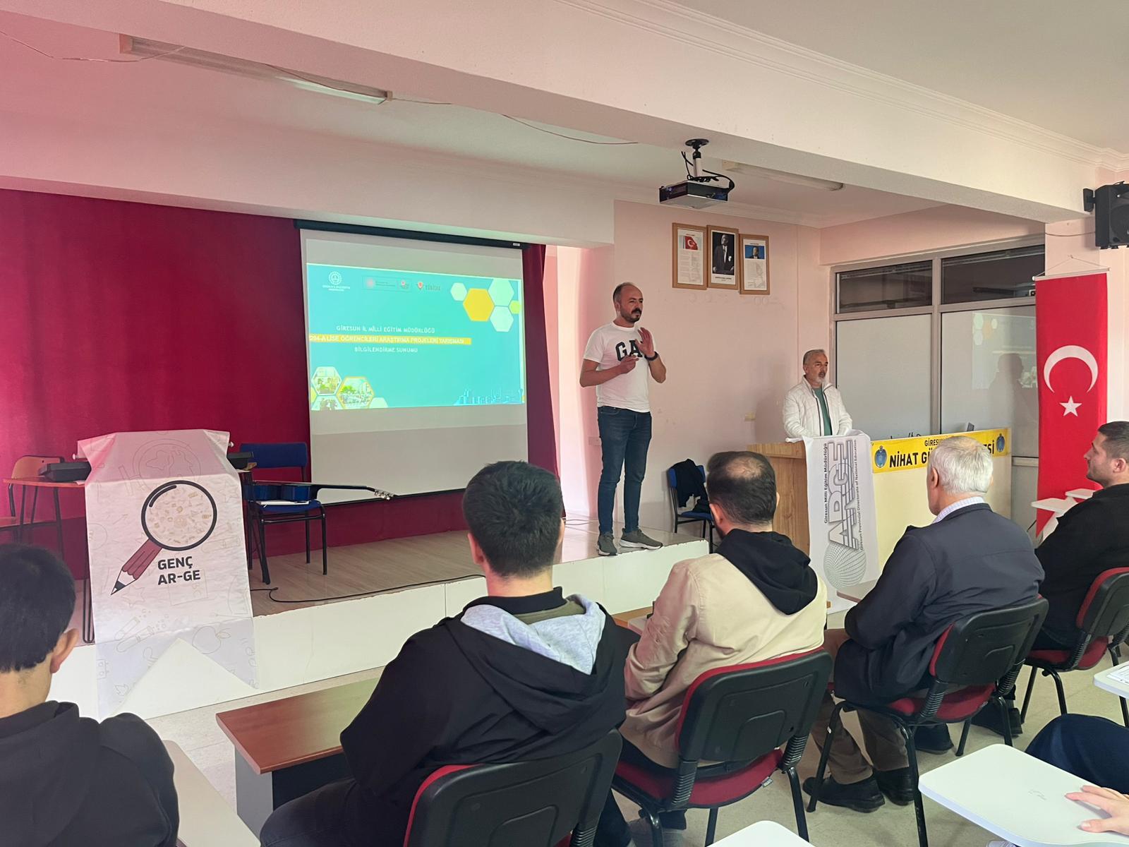 Genç AR-GE Tübitak Bilgilendirme Sunumları Yapıldı