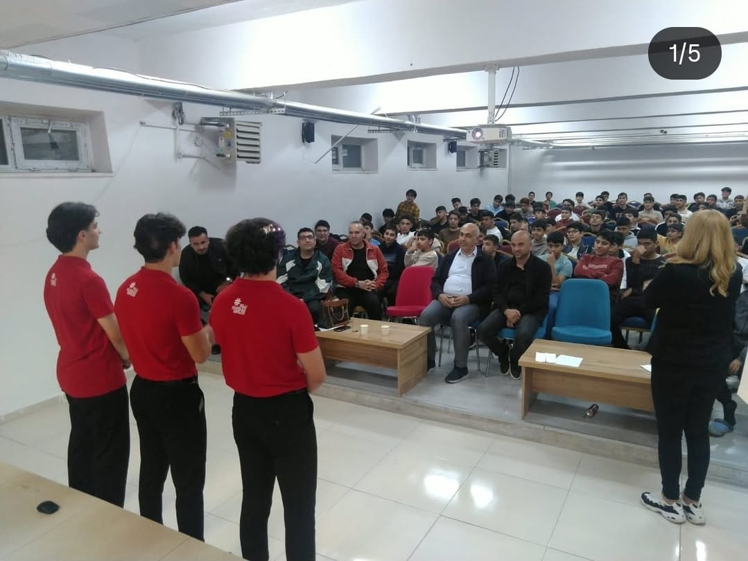 Teknofest 2025 Şampiyonu Batman Genç Ar-Ge Ekibinden LGS Öğrencilerine Motivasyon Semineri