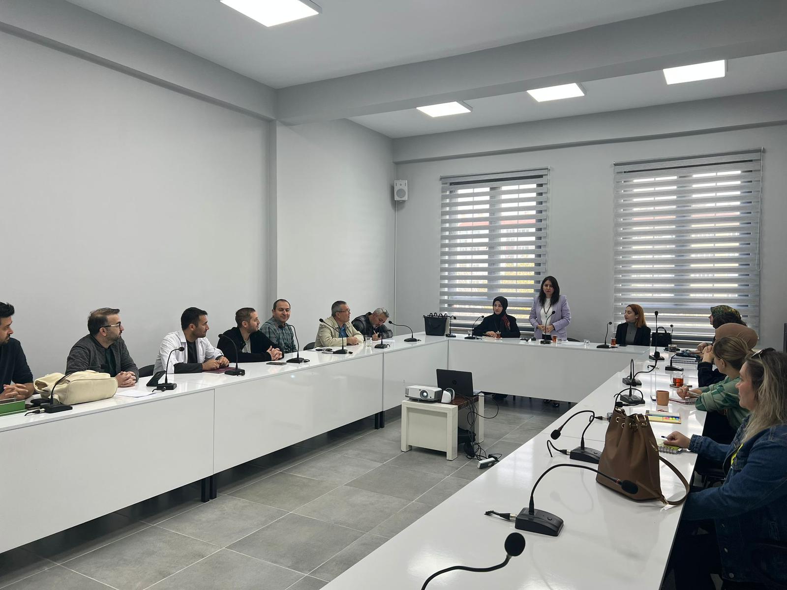 TÜBİTAK 4006 Bilim Fuarları İçin Öğretmenlere Kapsamlı Bilgilendirme Sunumu