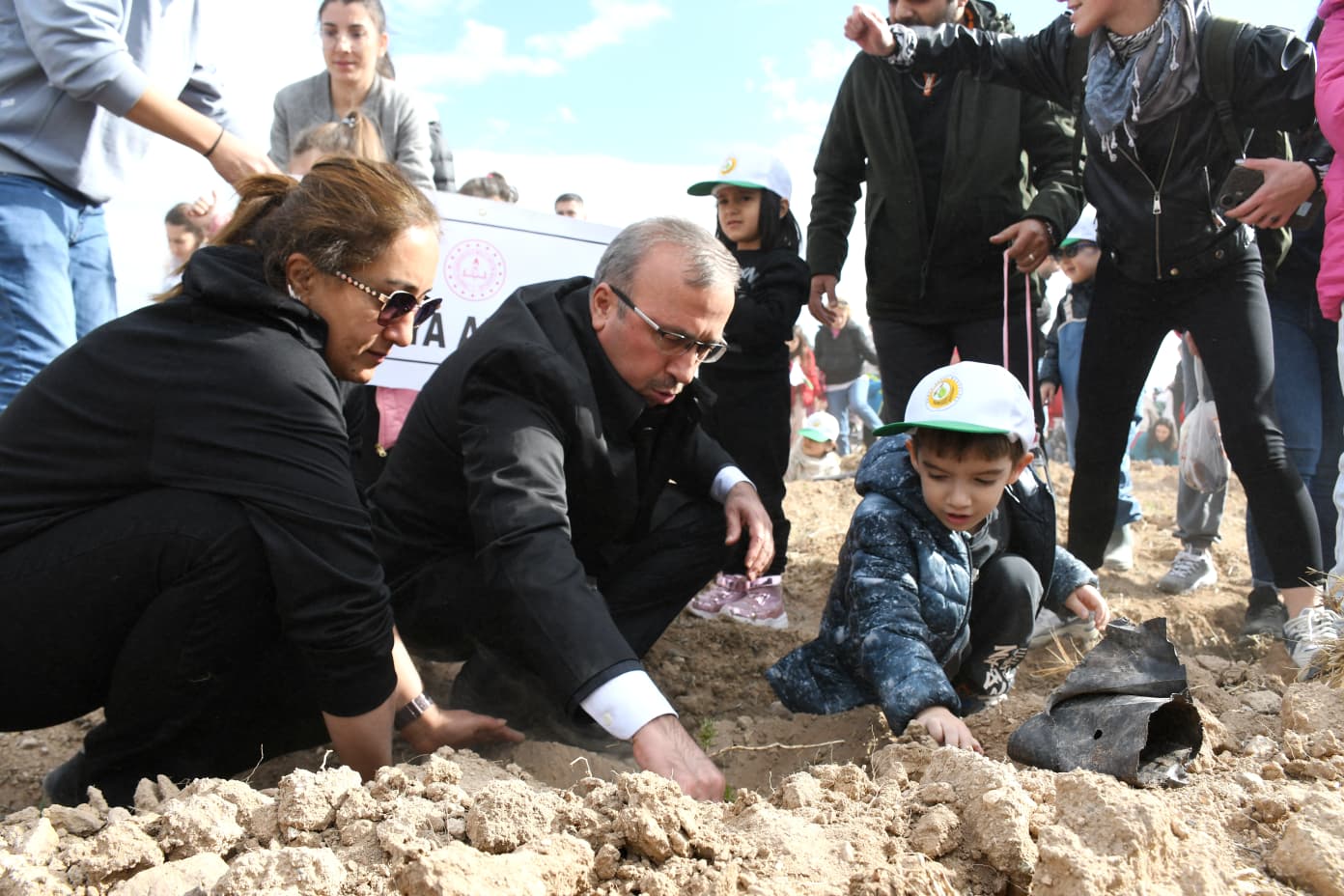 “Geleceğe Nefes”: Millî Ağaçlandırma Günü’nde 238 Bin Fidan Toprakla Buluştu!