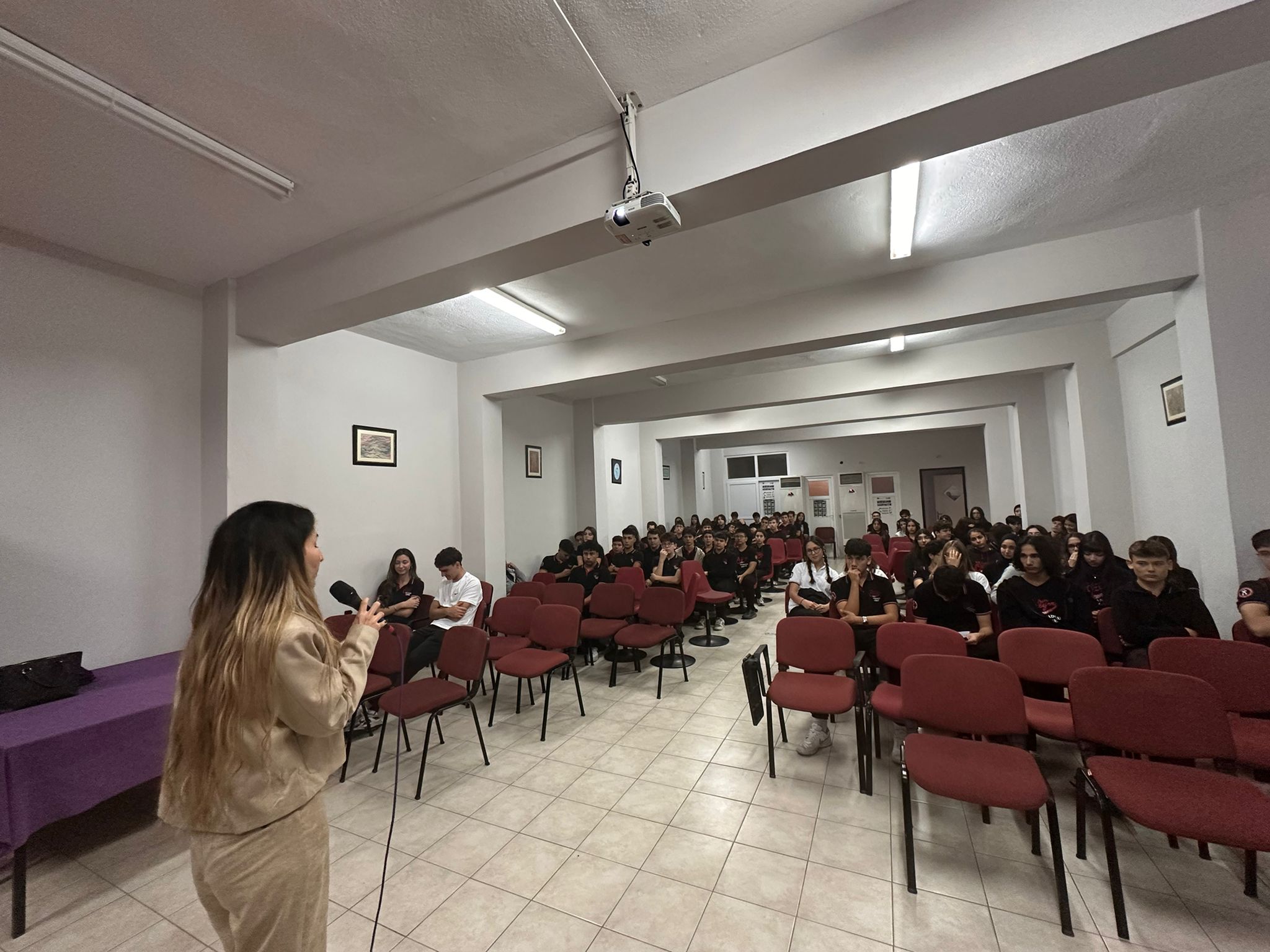 Fethiye Genç AR-GE – Meslekleri Tanıyorum: Eczacılık