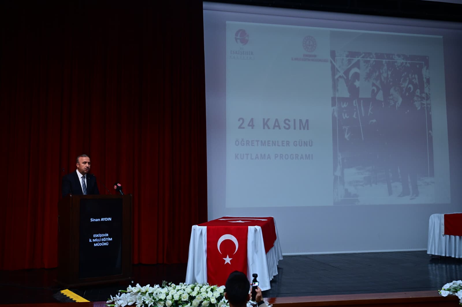 24 Kasım Öğretmenler Günü Eskişehir'de Duygu ve Coşkuyla Kutlandı