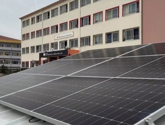 Mimar Sinan Meslekî ve Teknik Anadolu Lisesinde Yenilebilir Enerji Hareketi