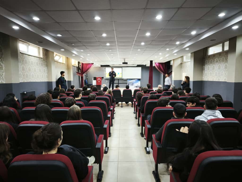 Canik Borsa İstanbul Anadolu Lisesinde Öğrencilere İzcilik Eğitimi Verildi