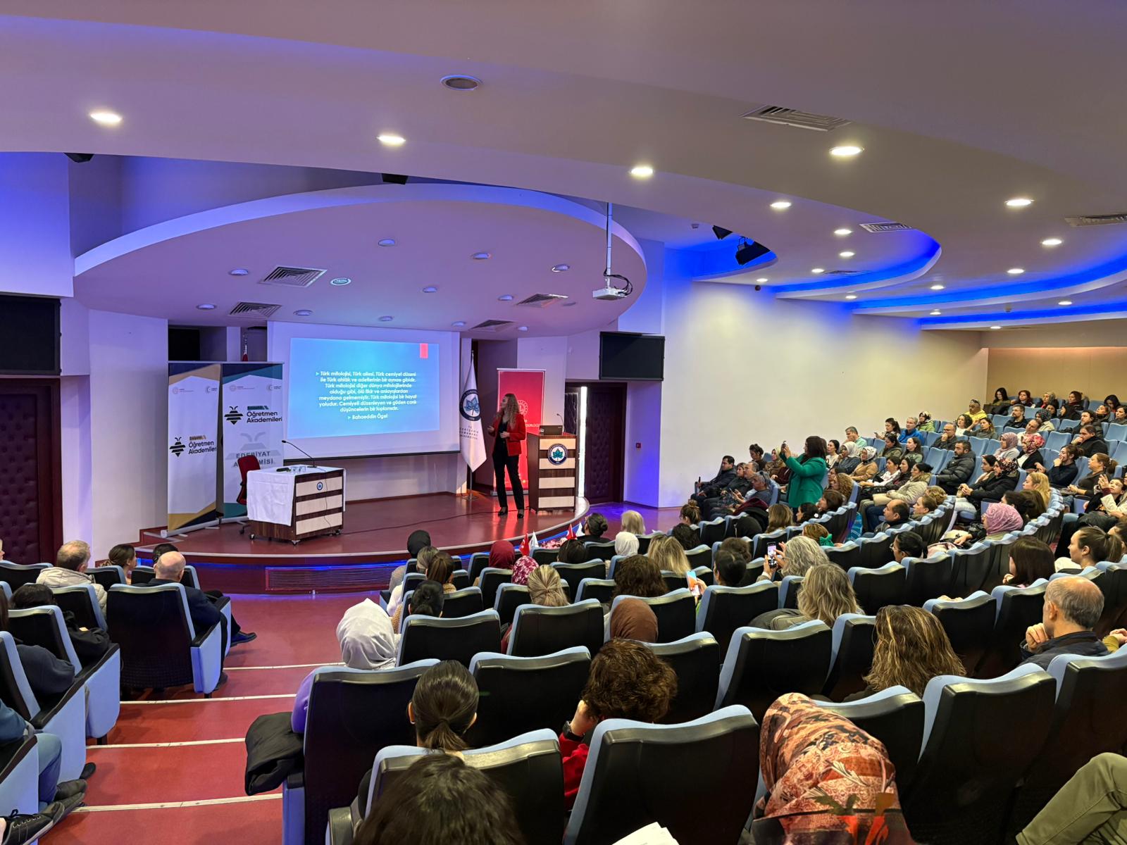 Öğretmen Akademilerinde “Edebiyat Akademisi” Söyleşisi: Türk Mitolojisi İle Kültürel Yolculuk
