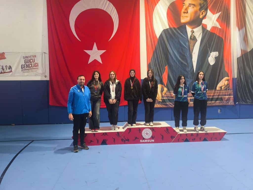 Kavak Anadolu Lisesi Floor Curling Turnuvasında Büyük Başarı Elde Etti