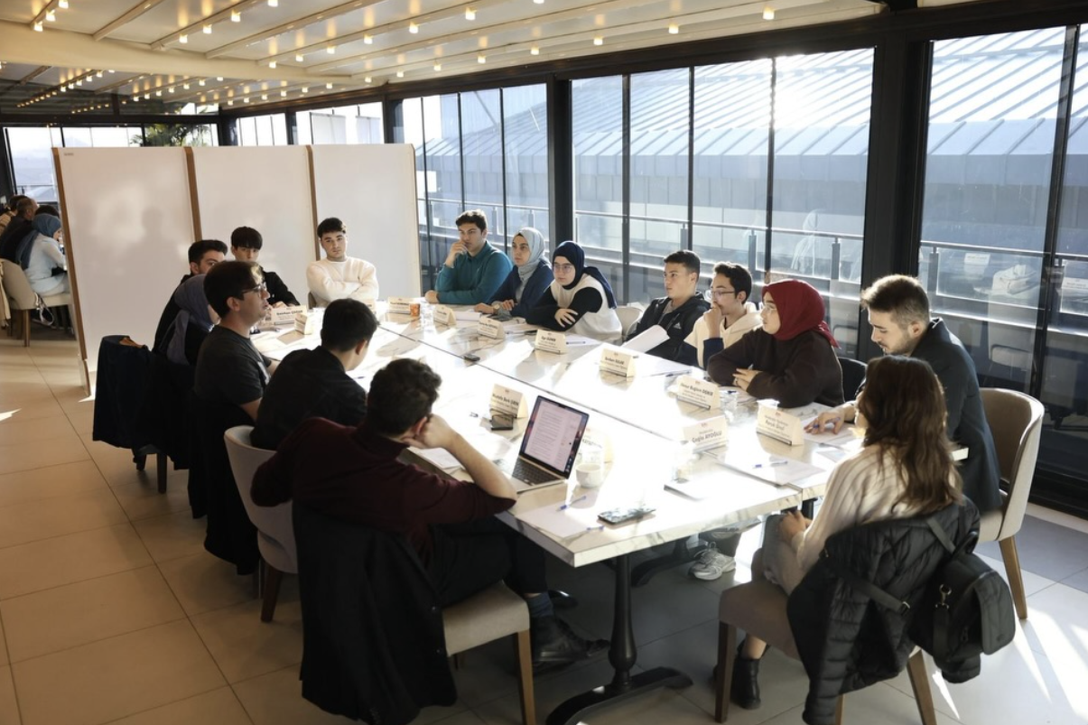 Düzce Genç Ar-Ge Ekipleri, Düzce Valiliğinin Düzenlediği Siber Zorbalıkla Mücadelede Ortak Strateji Çalıştayına Katıldı