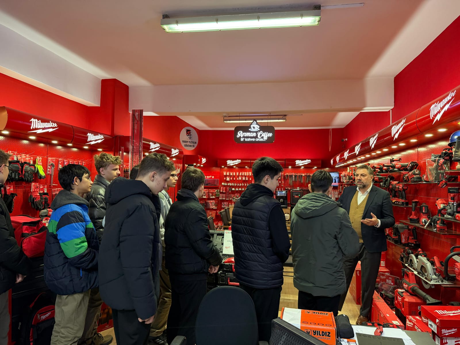 Uluslararası Cevat Ülger AİHL Öğrencilerinden Arıman Makineye Teknik Gezi: Sektör Tecrübesi Yerinde Gözlemlendi