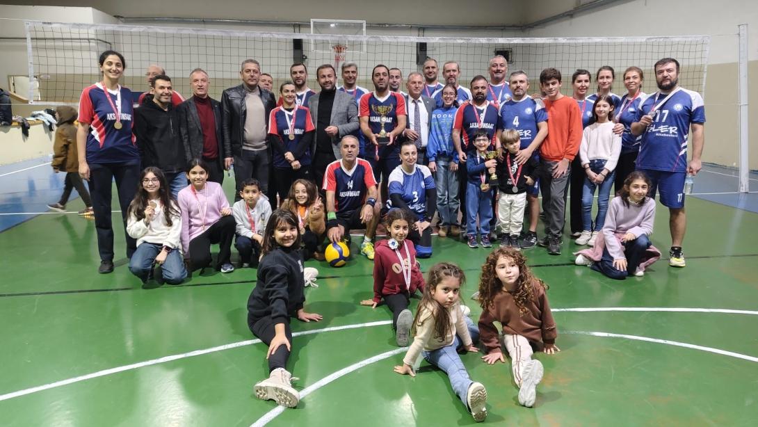 ÖĞRETMENLER ARASI VOLEYBOL TURNUVASI İL FİNALİ