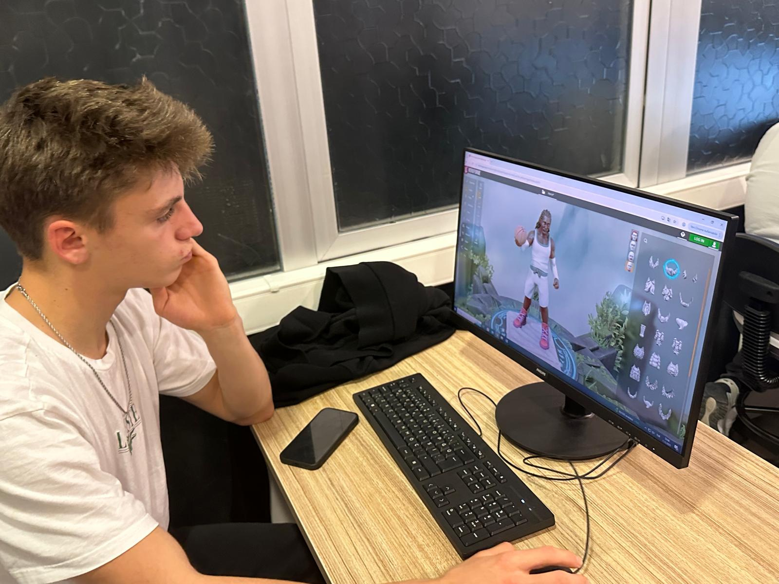 BODRUM GENÇ AR-GE “HAYALİNDEKİ KAHRAMANI TASARLA” DİJİTAL TASARIM ÇALIŞTAYI