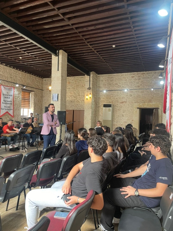 Tevfik Sırrı Gür Anadolu Lisesi Öğrencileri Mersin Devlet Türk Müziği Korosu Eğitim Konserine Katıldı