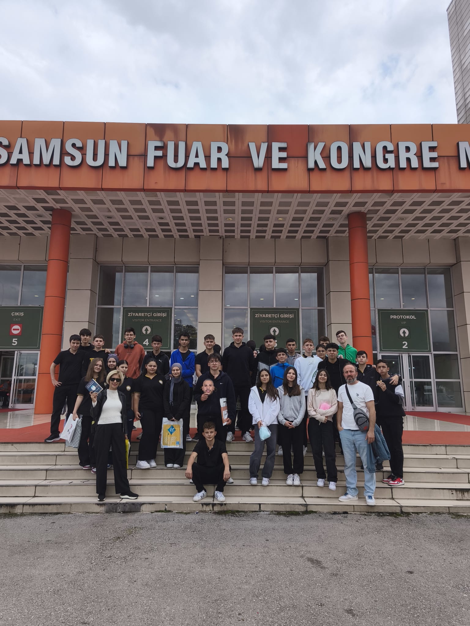 Kültür Şöleni: Öğrencilerimiz Karadeniz 10. Kitap Fuarı'nda