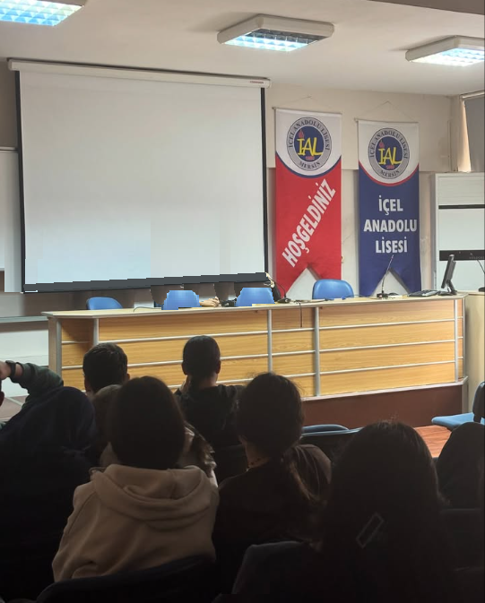 İçel Anadolu Lisesinde 10 Aralık Dünya İnsan Hakları Günü Etkinliği