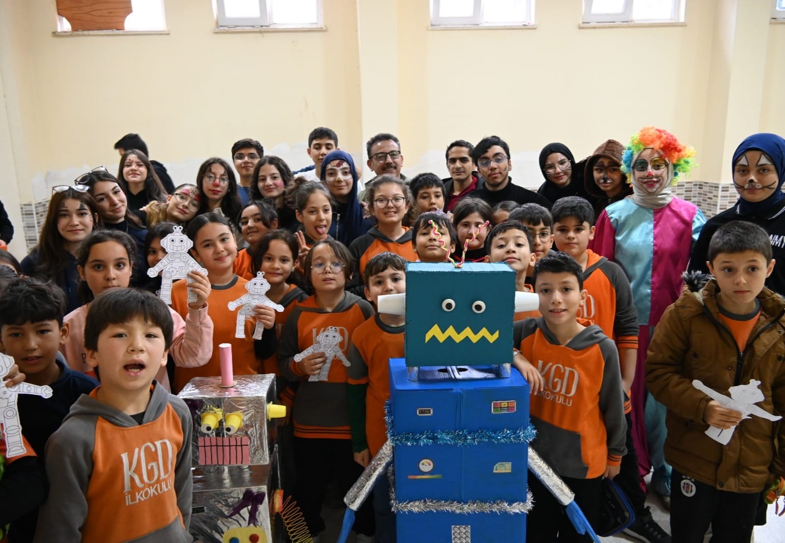 Aksaray’da Genç Ar-Ge Rüzgârı: Voltaria Team Çocuklara Robot Öğretiyor