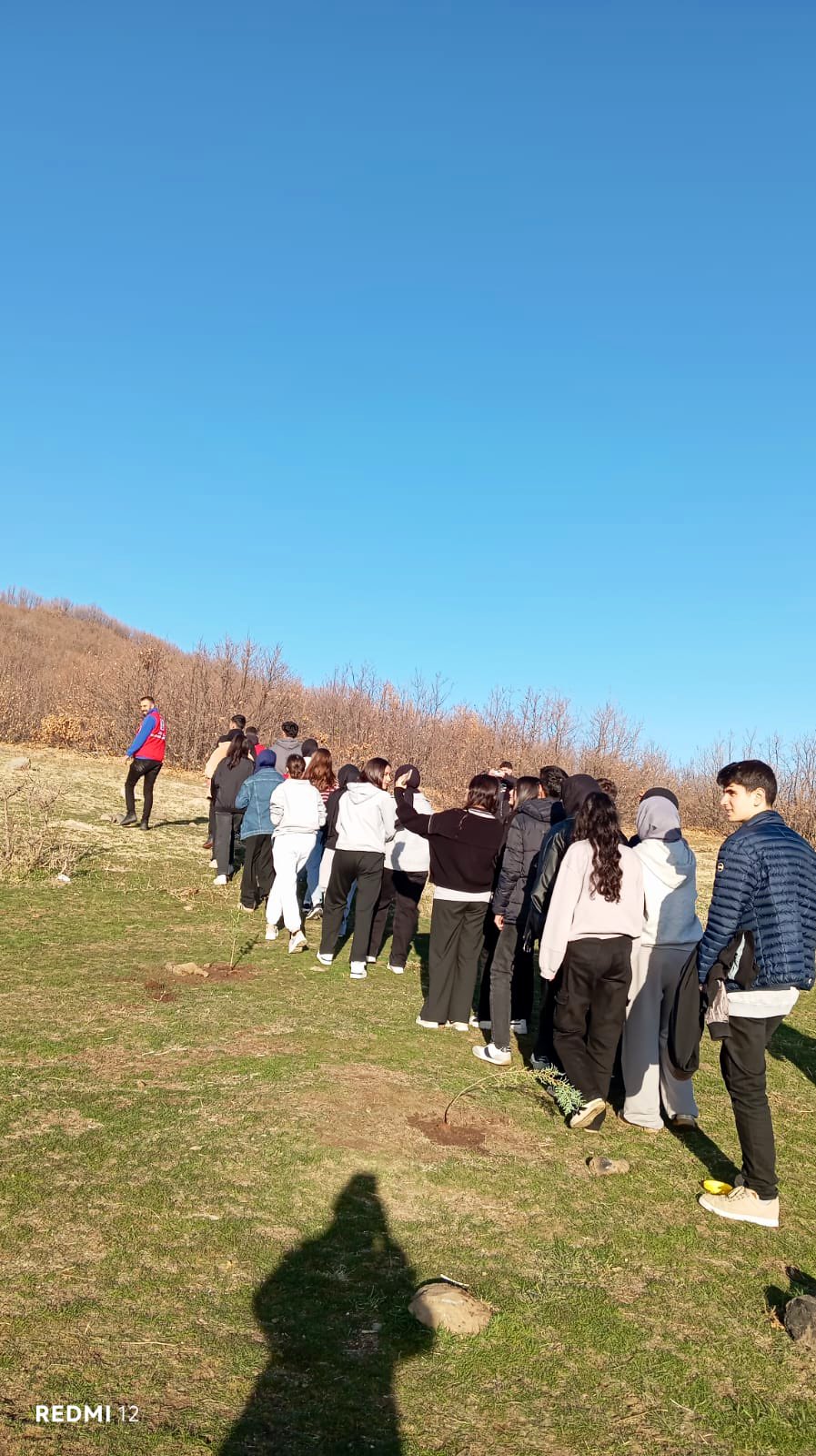 Çevre Bilinci Kazandırma: Doğa Yürüyüşü ve Fidan Dikimi