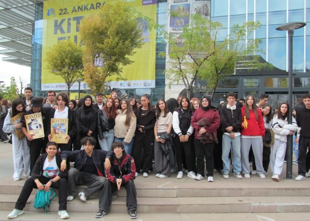 KİTAP FUARINDA KÜLTÜREL KEŞİF VE OKUMA SEVGİSİ; MAMAK GENÇ AR-GE