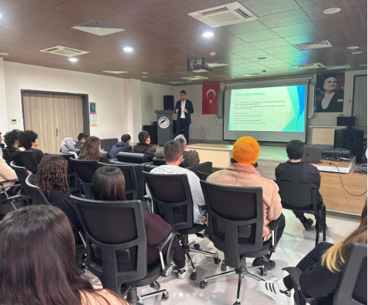 Mezitli Nurettin Topçu Anadolu Lisesi Uzman Daveti Sınır Koyma Semineri