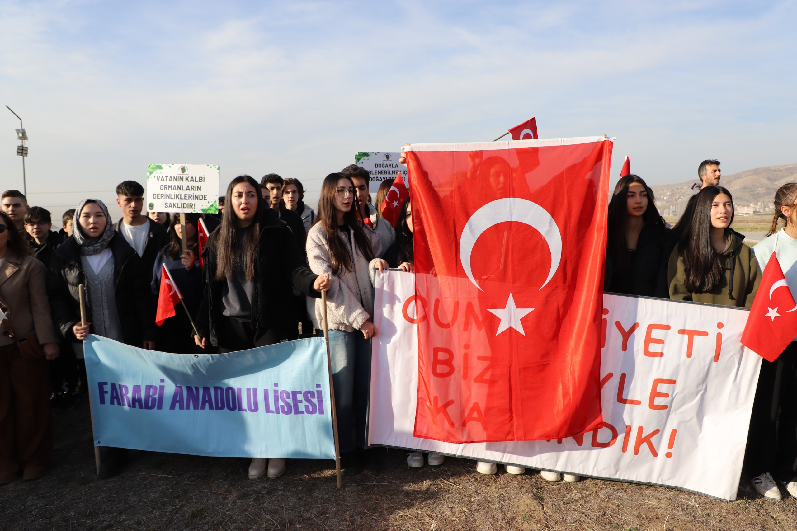 TOHUMDAN FİDANA BİR KURTULUŞ HİKAYESİ: MİLLİ MÜCADELENİN 100. YILINDA 100.000 FİDAN PROJESİ; ANKARA GENÇ AR-GE