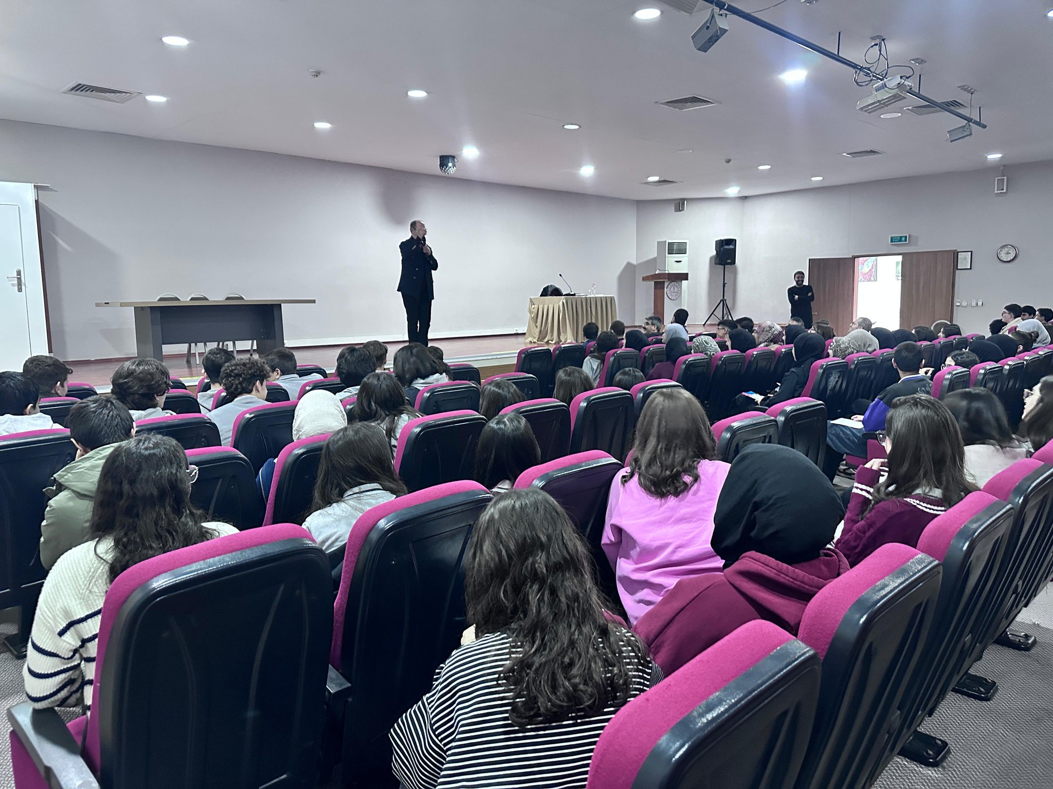 Yazar Yusuf Kaplan ile TBMM Vakfı Bingöl Fen Lisesinde ''Fikir ve Medeniyet Söyleşisi''