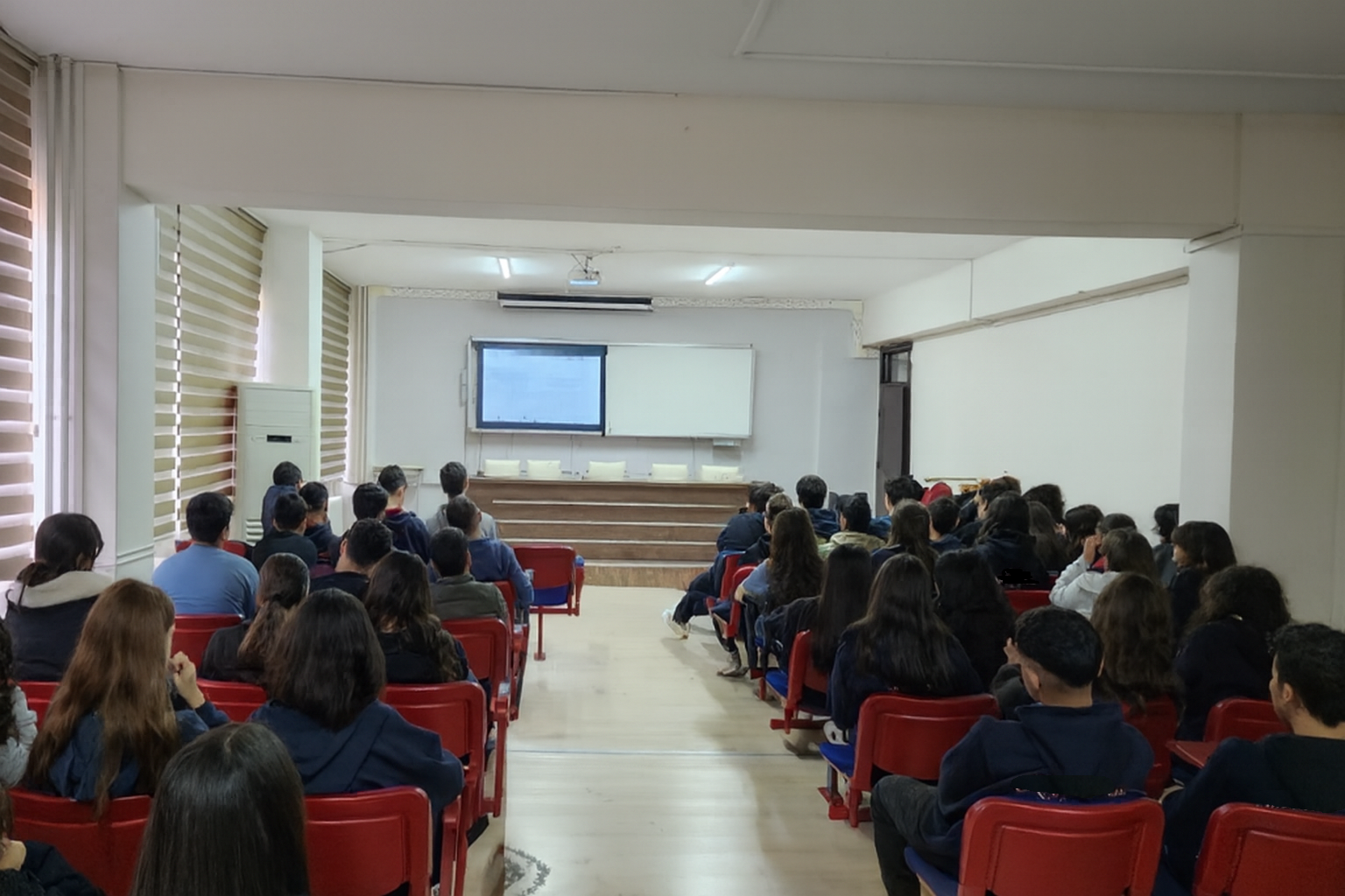 İçel Anadolu Lisesi Kariyer Günleri Eczacılık Mezun Daveti