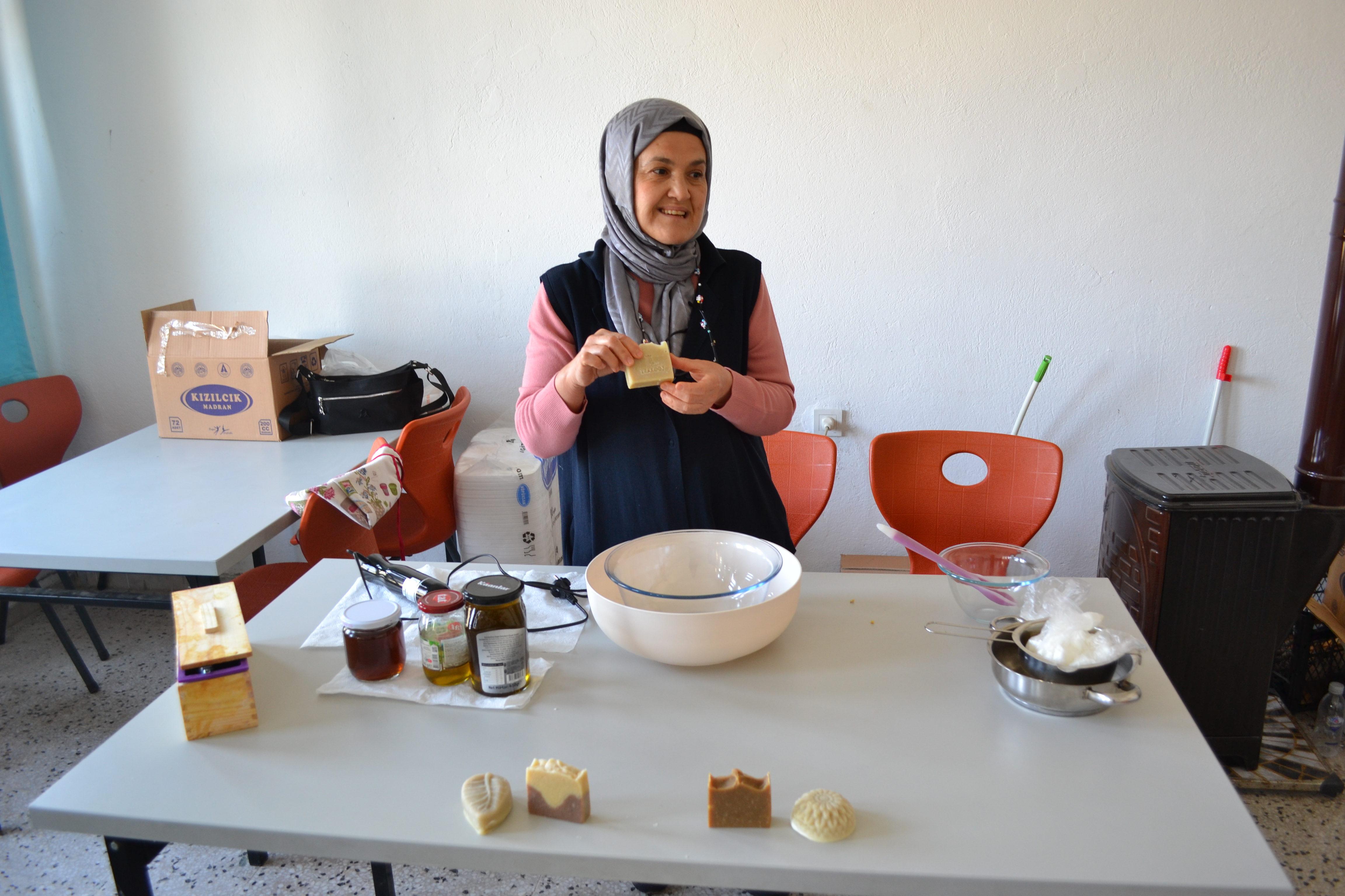 ULA GENÇ ARGE ORGANİK SABUN YAPIMI  LABORATUVAR İNCELEMESİ